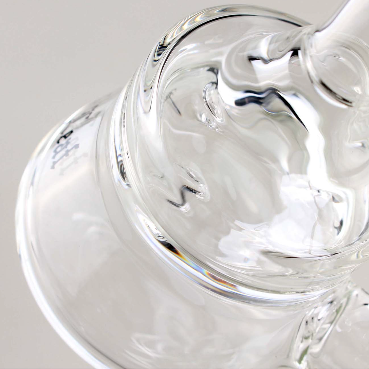 Black Leaf Glass Bong